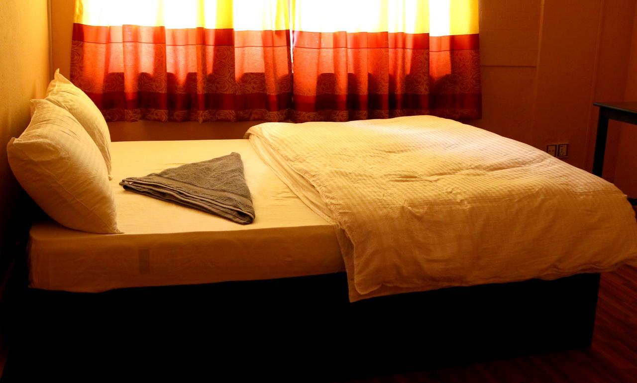 Mitra Garden Inn Катманду Екстериор снимка