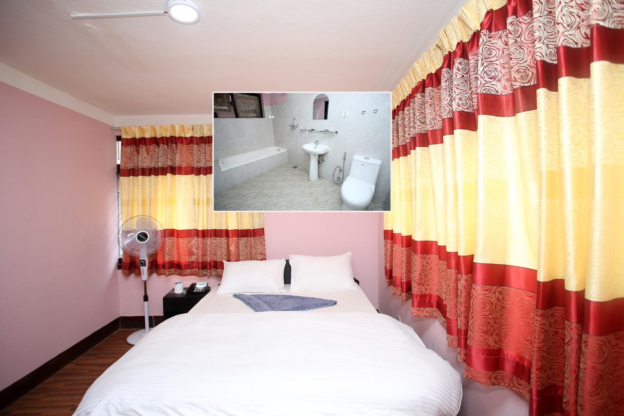 Mitra Garden Inn Катманду Екстериор снимка