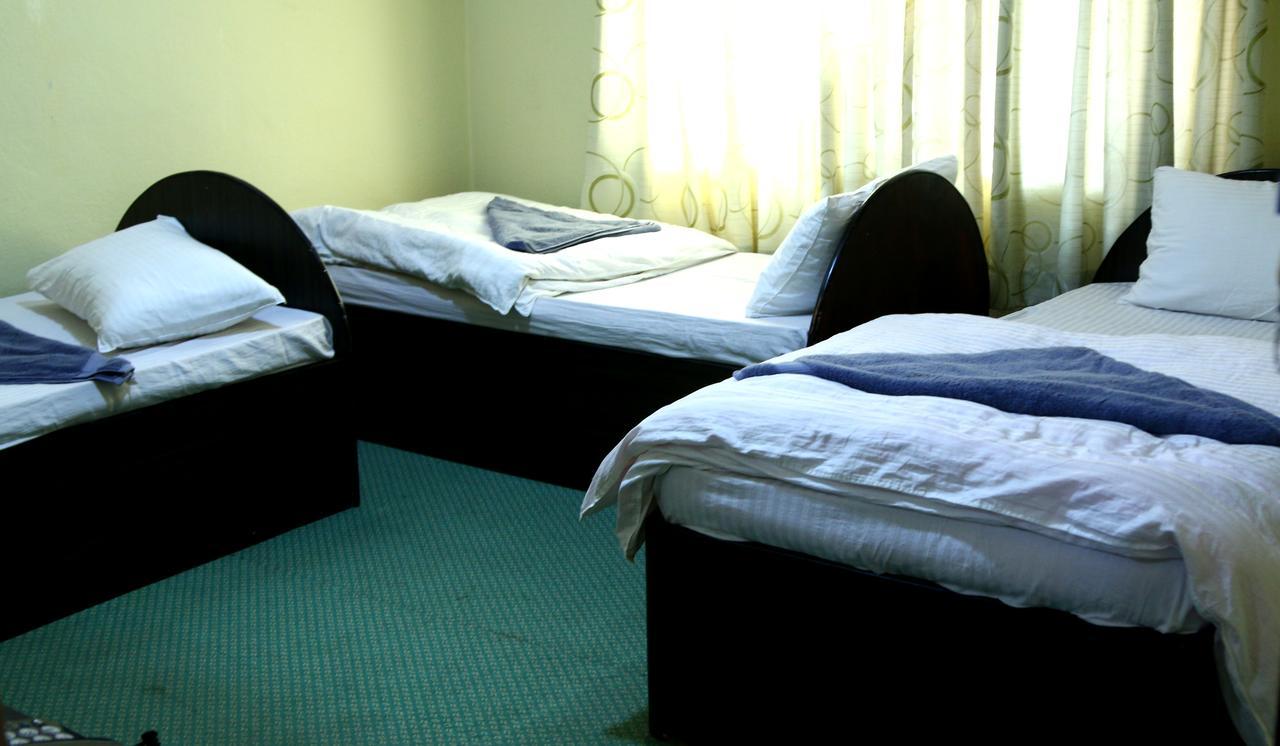 Mitra Garden Inn Катманду Екстериор снимка