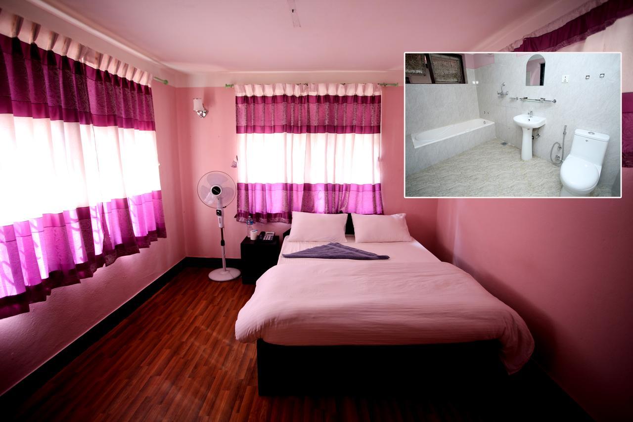 Mitra Garden Inn Катманду Екстериор снимка
