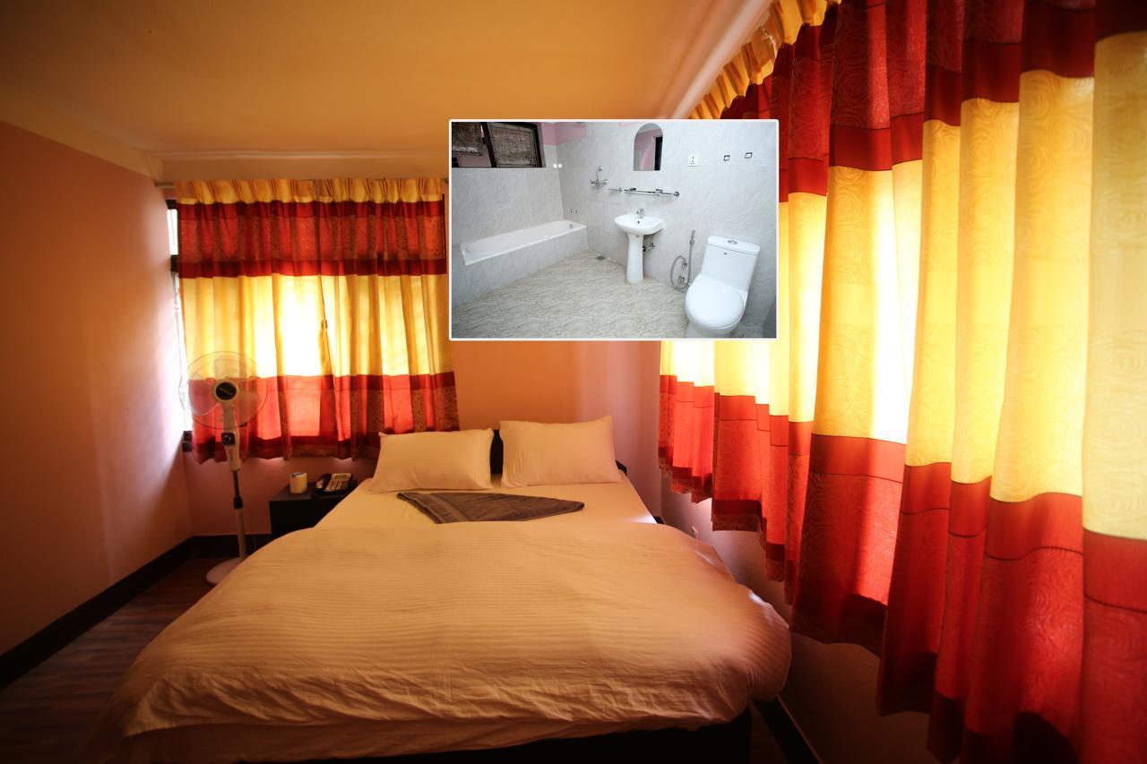 Mitra Garden Inn Катманду Екстериор снимка